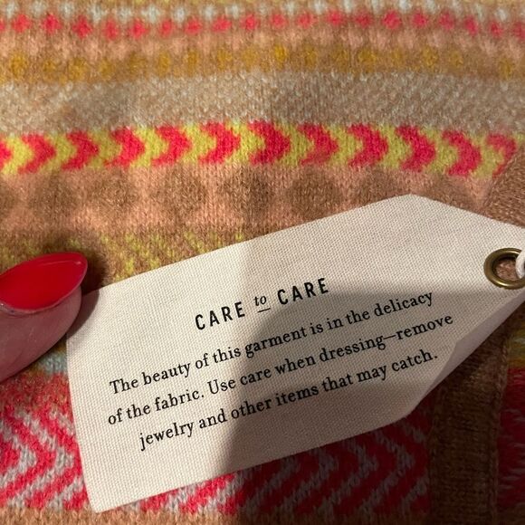 NWT Anthropologie Cashmere sweater tank size M
Retail $158
100% cashmere - Picture 4 of 9